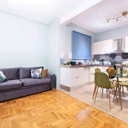 The House Οf Abunance Near Downtown เอเธนส์ ภายนอก รูปภาพ